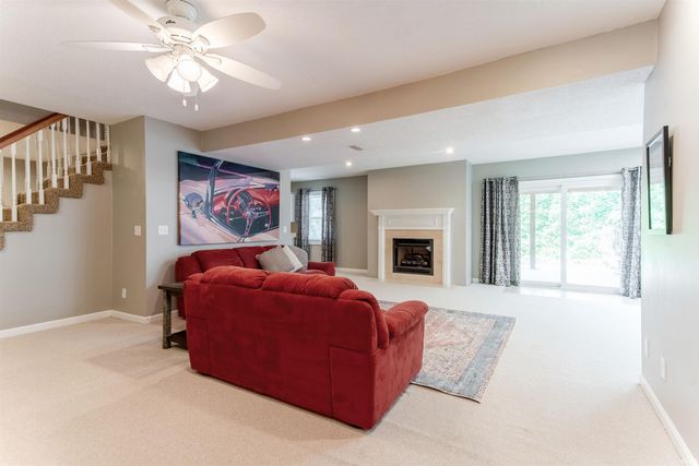 10202 Brookcrest Drive, Evansville, IN 47711