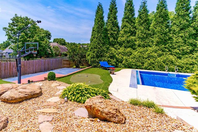 10202 Brookcrest Drive, Evansville, IN 47711