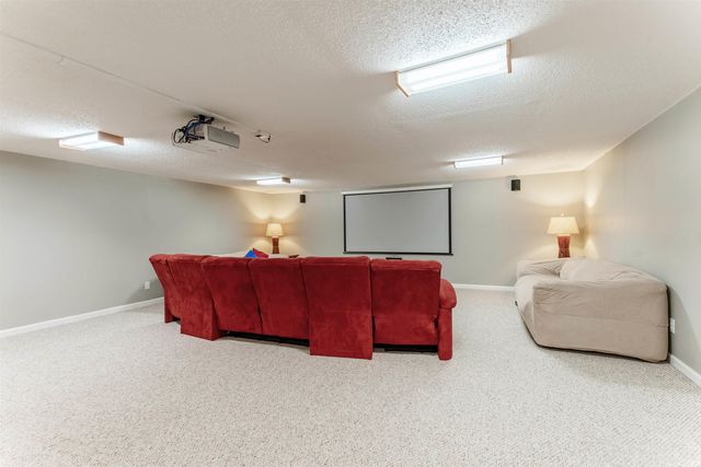 10202 Brookcrest Drive, Evansville, IN 47711