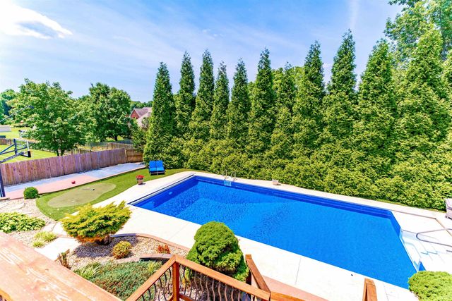 10202 Brookcrest Drive, Evansville, IN 47711