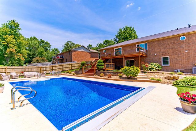 10202 Brookcrest Drive, Evansville, IN 47711