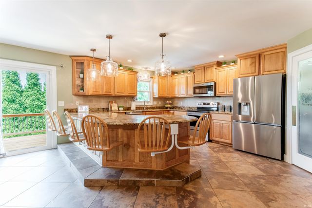 10202 Brookcrest Drive, Evansville, IN 47711
