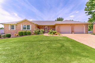 10202 Brookcrest Drive, Evansville, IN 47711