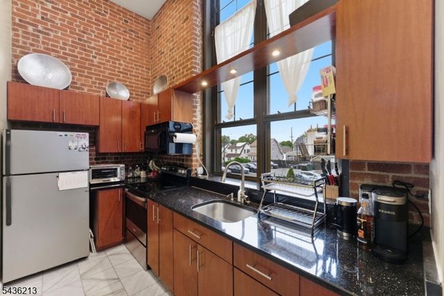 366 Trenton Ave 2F, Paterson City, NJ 07503