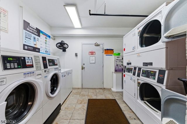 366 Trenton Ave 2F, Paterson City, NJ 07503