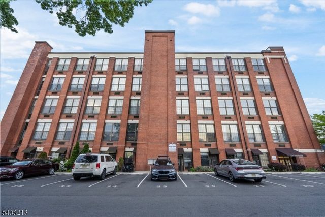 366 Trenton Ave 2F, Paterson City, NJ 07503