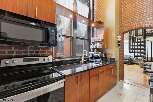 366 Trenton Ave 2F, Paterson City, NJ 07503