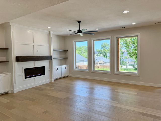 5966 S Holland Avenue, Springfield, MO 65810