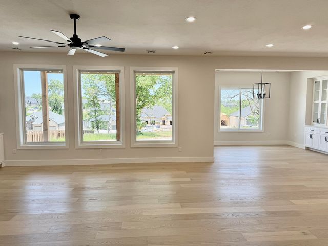 5966 S Holland Avenue, Springfield, MO 65810
