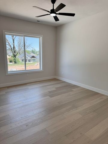 5966 S Holland Avenue, Springfield, MO 65810