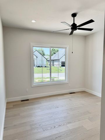 5966 S Holland Avenue, Springfield, MO 65810