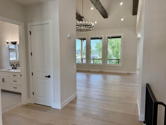 5966 S Holland Avenue, Springfield, MO 65810