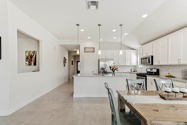 2173 KISKADEE DR, New Braunfels, TX 78132