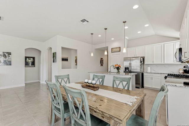 2173 KISKADEE DR, New Braunfels, TX 78132