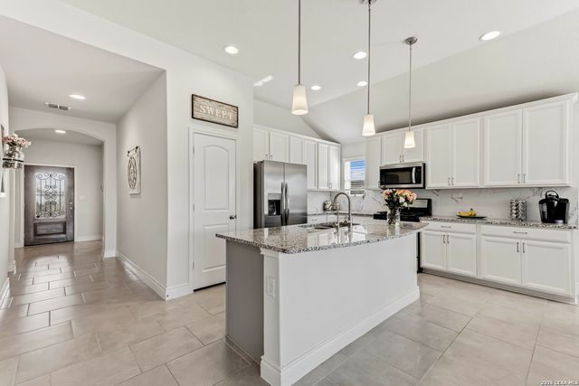 2173 KISKADEE DR, New Braunfels, TX 78132