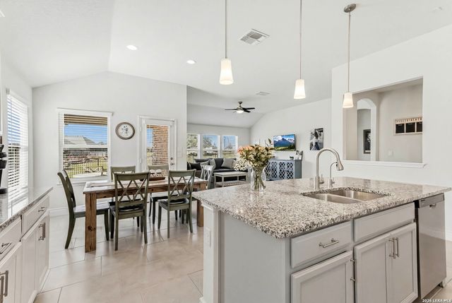 2173 KISKADEE DR, New Braunfels, TX 78132