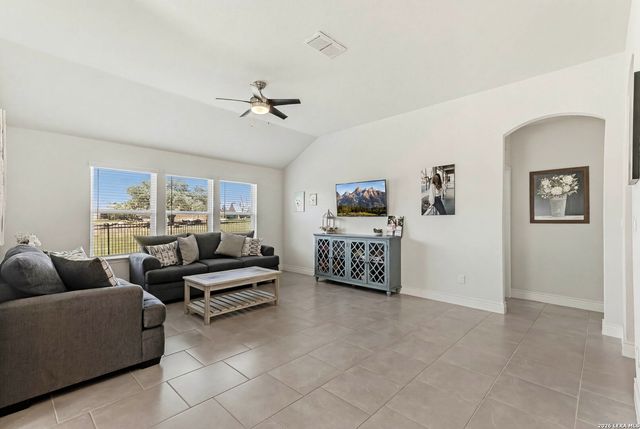 2173 KISKADEE DR, New Braunfels, TX 78132