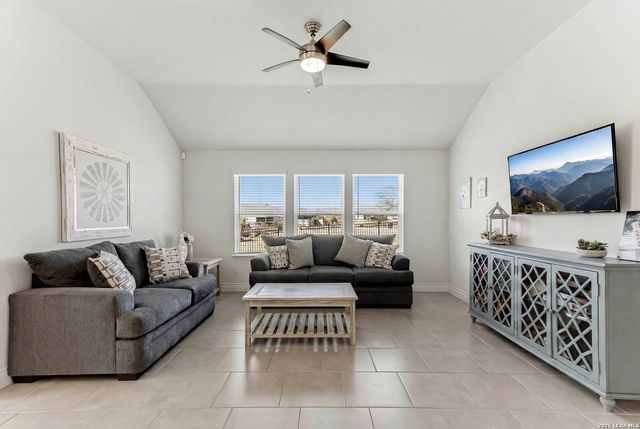 2173 KISKADEE DR, New Braunfels, TX 78132