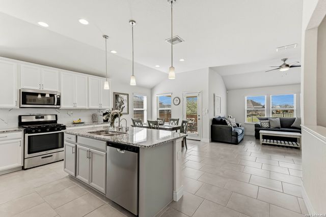 2173 KISKADEE DR, New Braunfels, TX 78132