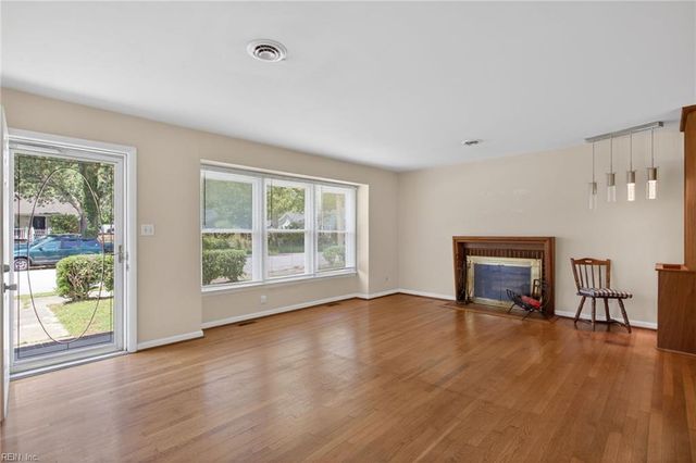 118 Claremont AVE, Hampton, VA 23661