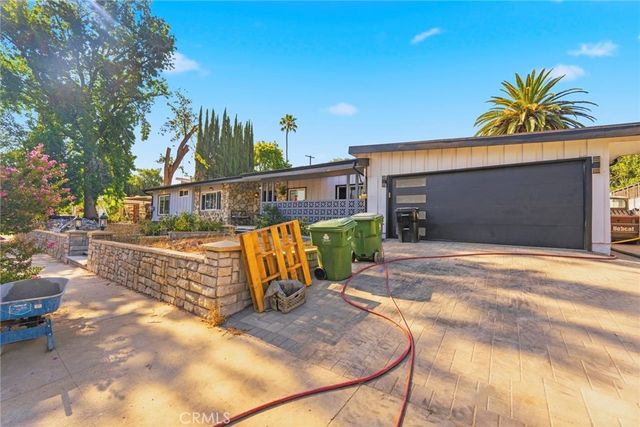 24222 Caris, Woodland Hills, CA 91367