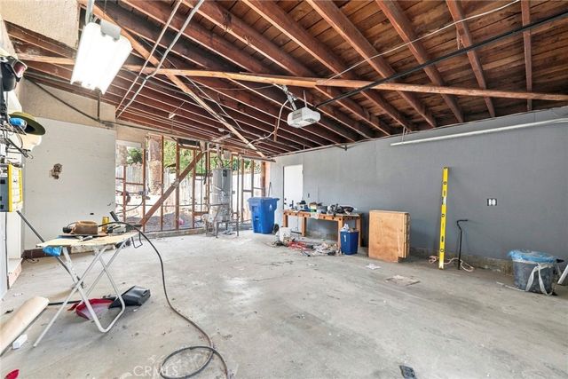 24222 Caris, Woodland Hills, CA 91367