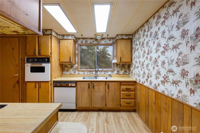 802 Hazzle Court, Coupeville, WA 98239