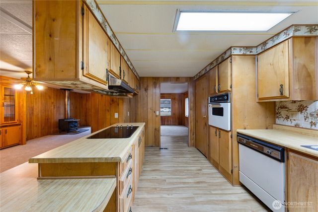 802 Hazzle Court, Coupeville, WA 98239