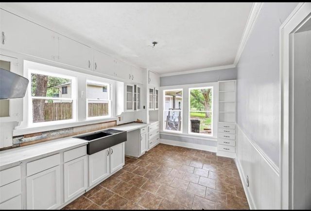 212 W Alabama Street, Wharton, TX 77488