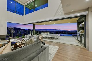 807 Magnum Cliff Court, Henderson, NV 89012