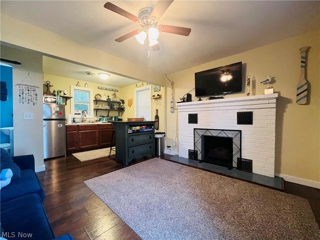 4448 Lake Drive N, Geneva, OH 44041