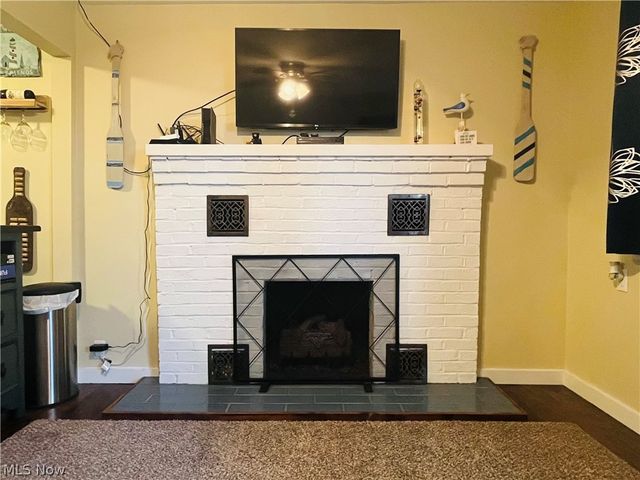 4448 Lake Drive N, Geneva, OH 44041