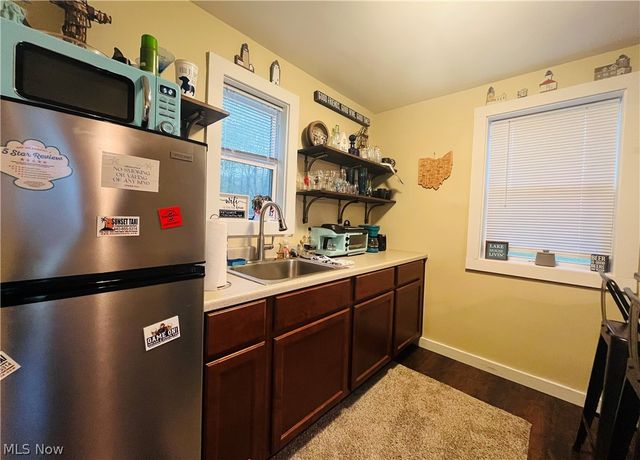 4448 Lake Drive N, Geneva, OH 44041