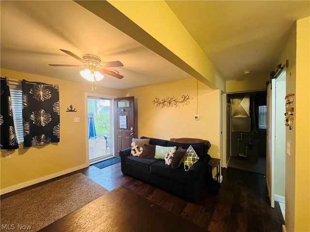 4448 Lake Drive N, Geneva, OH 44041
