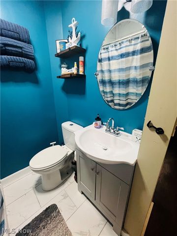 4448 Lake Drive N, Geneva, OH 44041