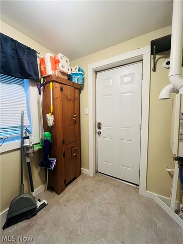 4448 Lake Drive N, Geneva, OH 44041