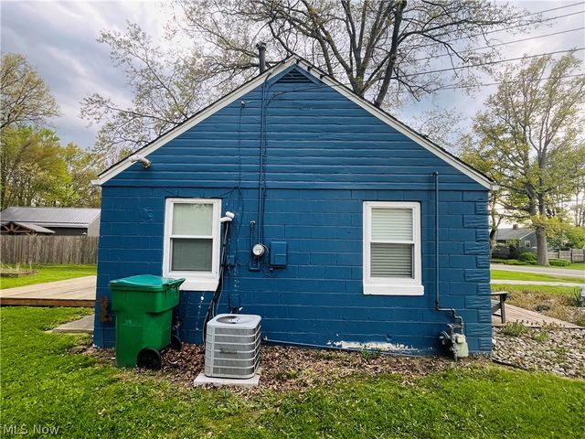 4448 Lake Drive N, Geneva, OH 44041
