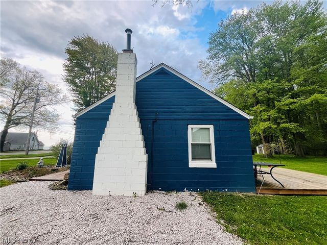 4448 Lake Drive N, Geneva, OH 44041
