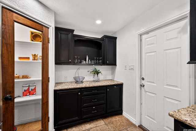 515 W CRESTLINE DR, San Antonio, TX 78228