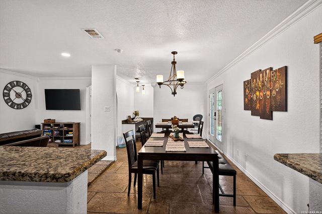 515 W CRESTLINE DR, San Antonio, TX 78228