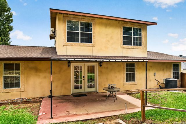 515 W CRESTLINE DR, San Antonio, TX 78228
