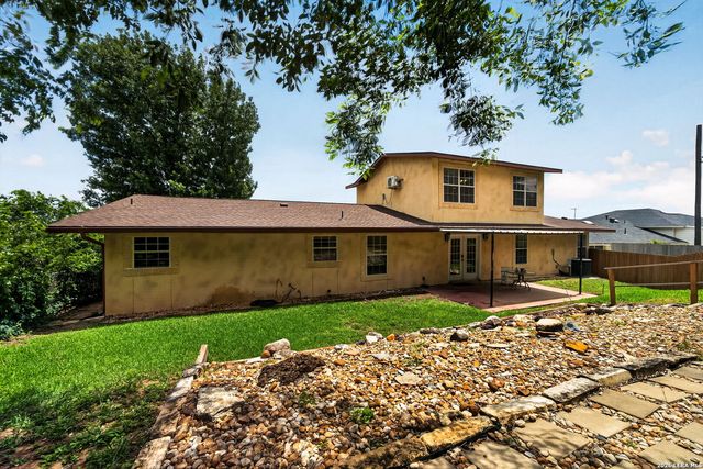 515 W CRESTLINE DR, San Antonio, TX 78228