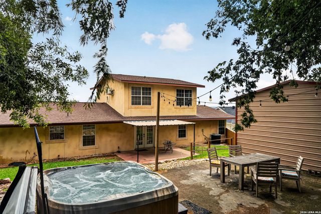 515 W CRESTLINE DR, San Antonio, TX 78228
