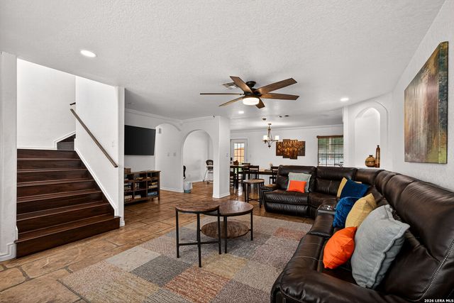 515 W CRESTLINE DR, San Antonio, TX 78228