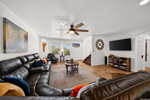 515 W CRESTLINE DR, San Antonio, TX 78228