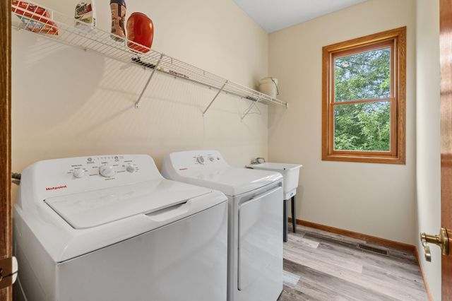 547 Abbey Way, Mendota Heights, MN 55120