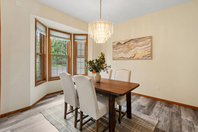547 Abbey Way, Mendota Heights, MN 55120