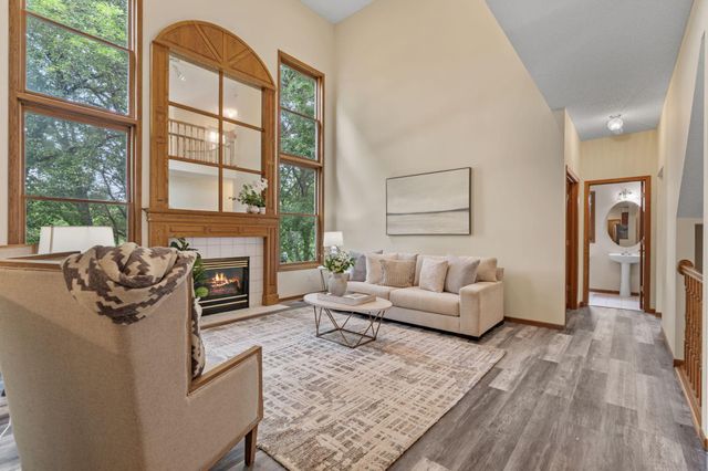 547 Abbey Way, Mendota Heights, MN 55120
