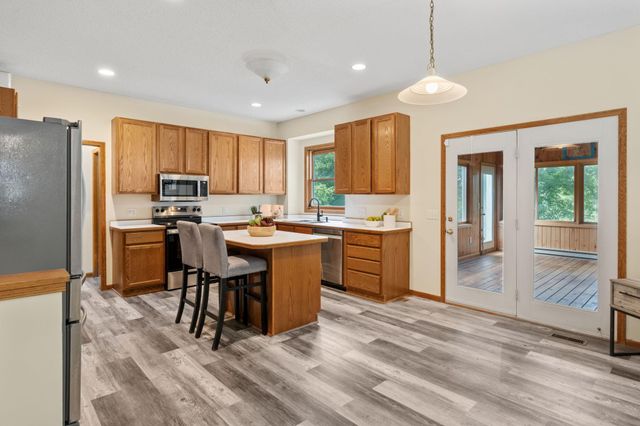 547 Abbey Way, Mendota Heights, MN 55120