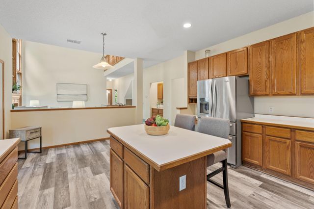 547 Abbey Way, Mendota Heights, MN 55120